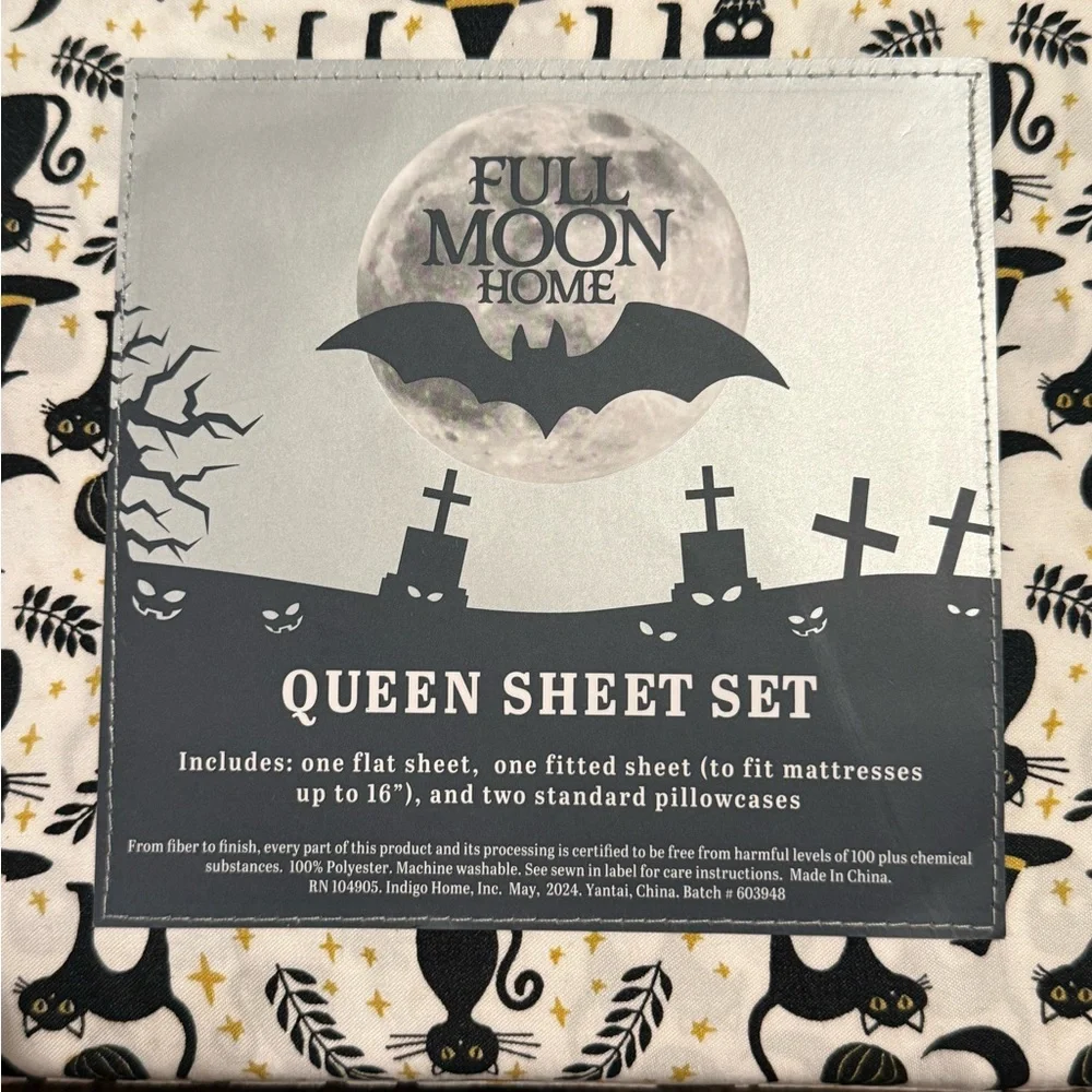 Full Moon Home Halloween‎ Spooky Black Cats Witch Hats Skulls-Queen